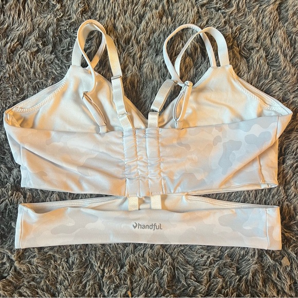 handful Bound & Determined Camouflage Bra size Medium - Picture 2 of 4